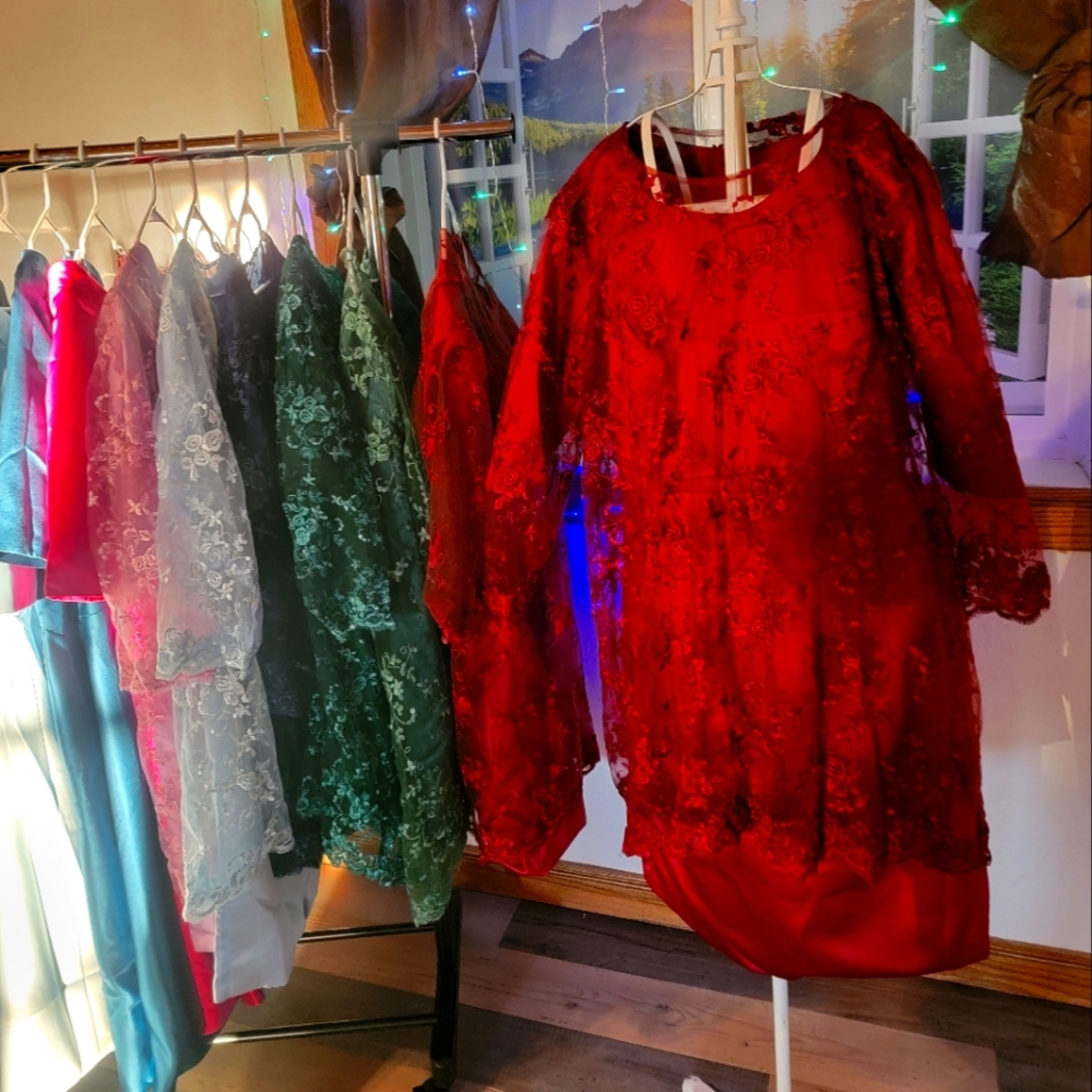 Mother of the Bride or Formal Event Women's Dresses!